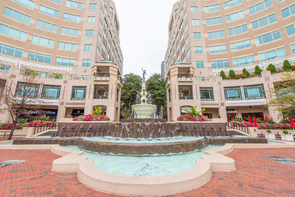 Reston Town Center with wide selection of restaurant, shops and outdoor activities